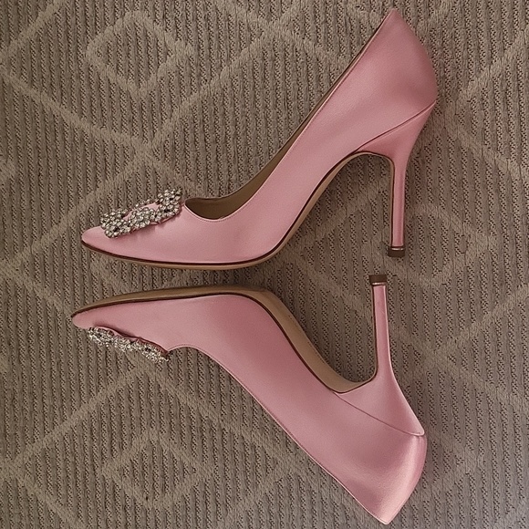 Manolo blahnik hanging pink satin pumps - Picture 9 of 17